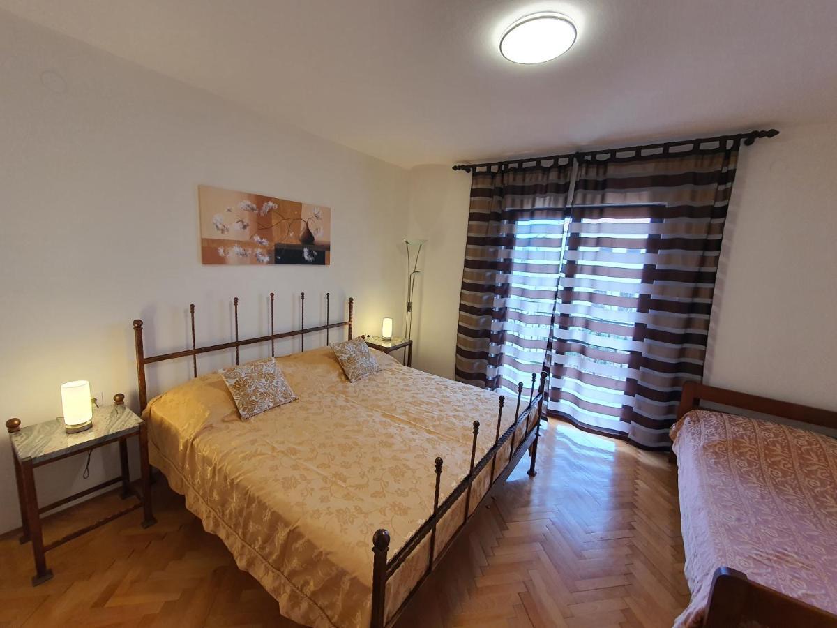 Apartments Luciana & Helena プーラ エクステリア 写真