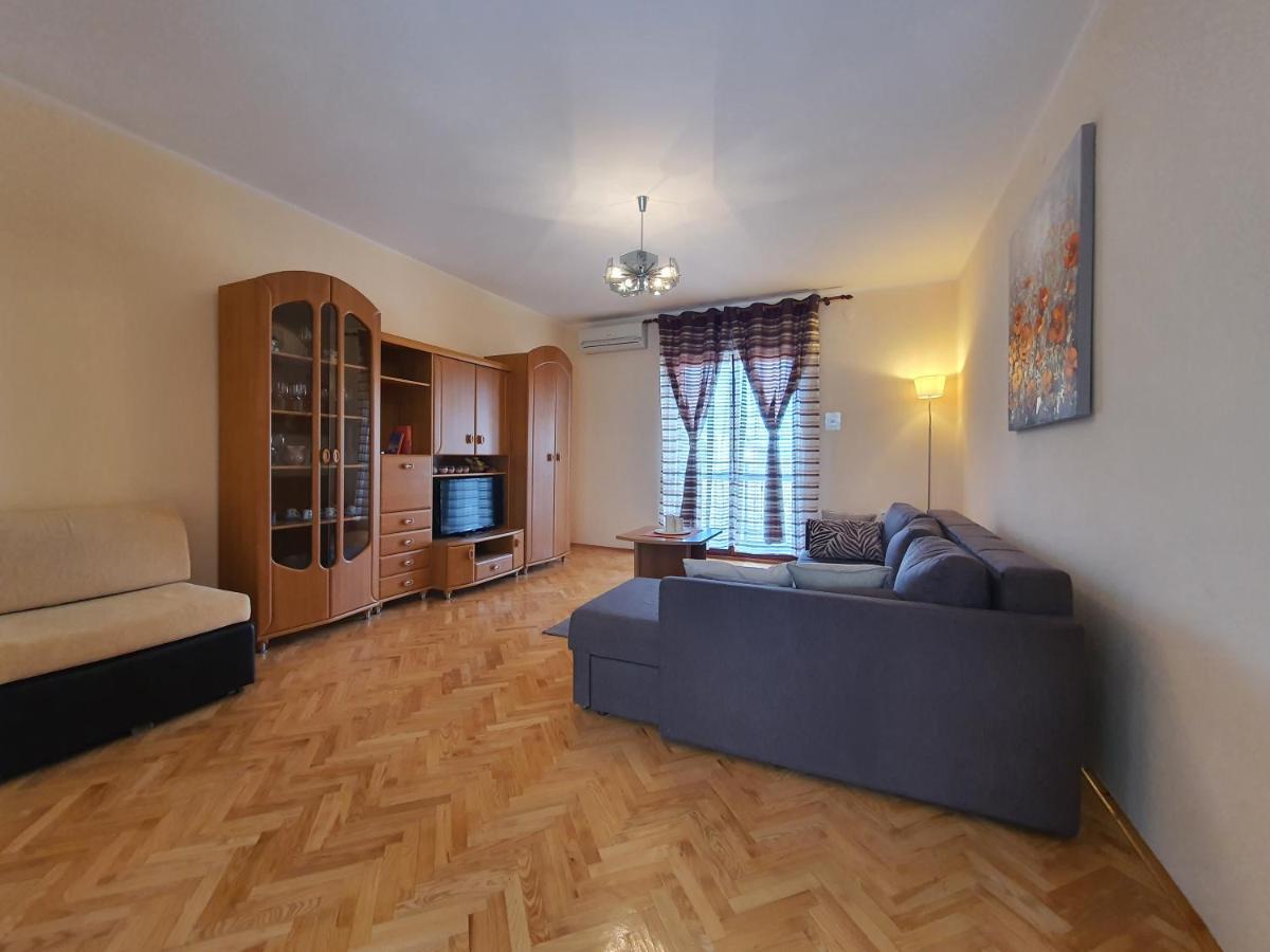 Apartments Luciana & Helena プーラ エクステリア 写真