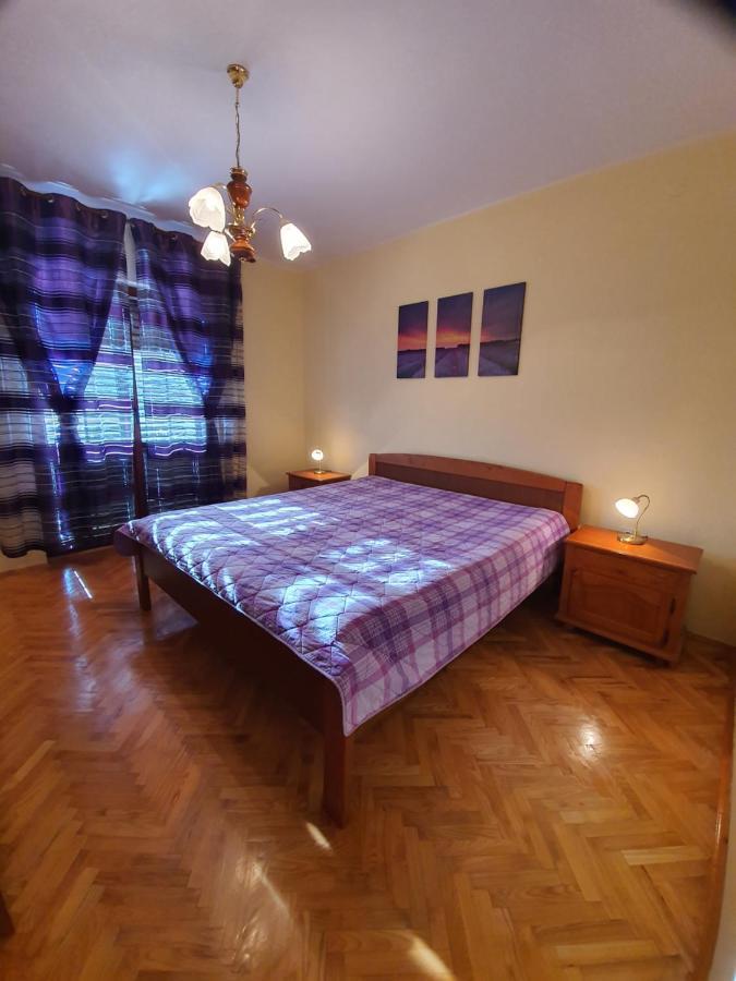 Apartments Luciana & Helena プーラ エクステリア 写真